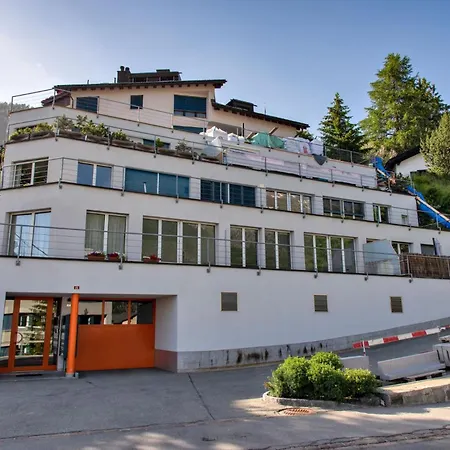 Apartment Chesa Quadratscha - *