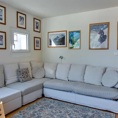 Chesa Quadratscha - *