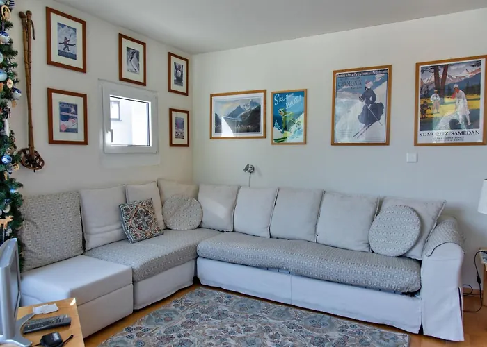 Chesa Quadratscha - *